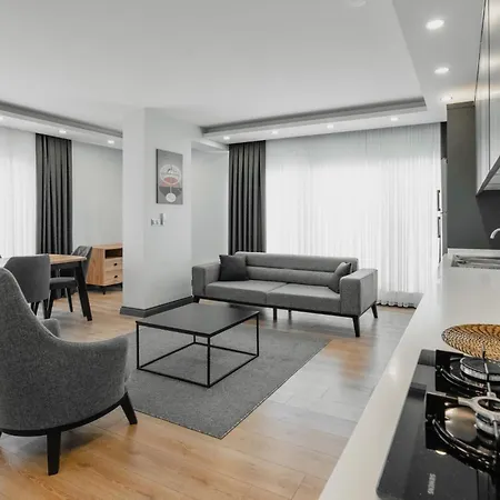 Modern Flat W Patio And Garden 5 Min To Lara Beach Antalya