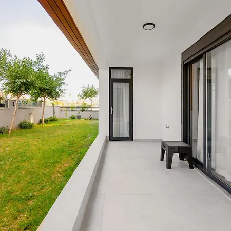 Modern Flat W Patio And Garden 5 Min To Lara Beach * أنطاليا