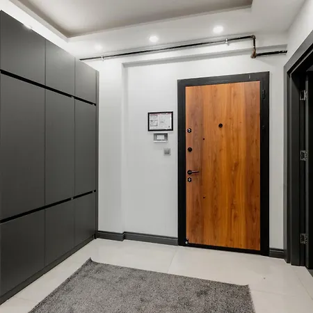Modern Flat W Patio And Garden 5 Min To Lara Beach شقة *
