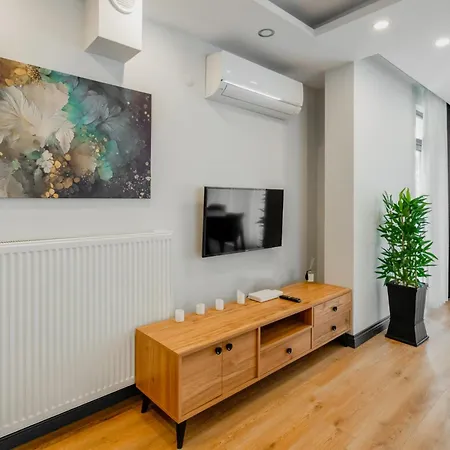 Modern Flat W Patio And Garden 5 Min To Lara Beach Apartment Antalya